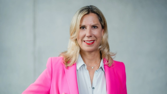 Eva Adelsgruber, Mitglied der Geschäftsleitung der DeutschlandCard im offiziellen Porträtfoto